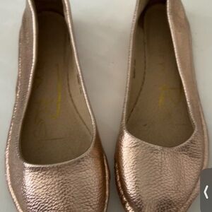 Source Unknown Gold Flats Elegant Slip-On Shoes